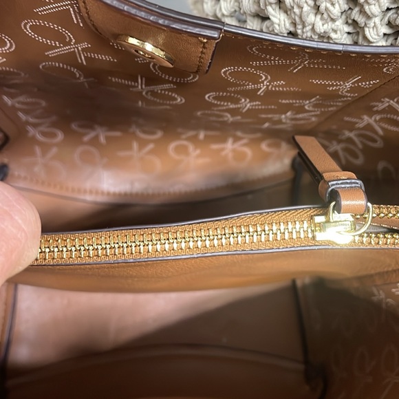 Calvin Klein Tan Brown with Gold Detailing Shoulder Handbag NWOT - Picture 7 of 7